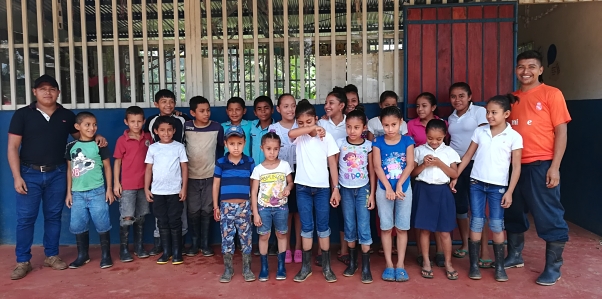 Children at the San Jose el Pariso school
