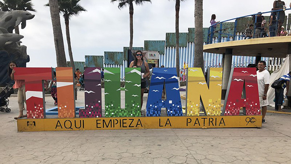 La Esperanza Tijuana Sign