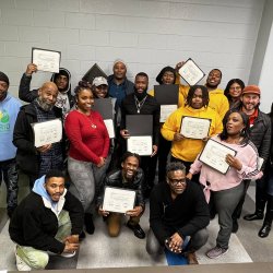 The Solar Works DC Fall 2022 cohort celebrates graduation!