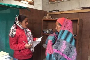 Nurse and patient in Nepali health post
