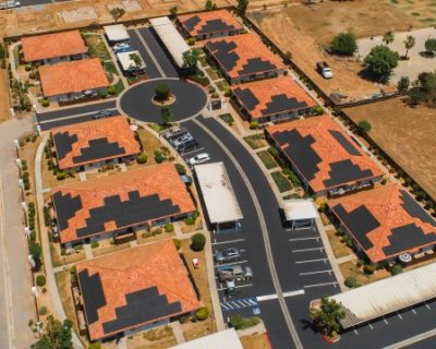 Located in Madera, California, Valle de Las Brisas is an affordable housing development of charming single-story, Spanish-inspired, terracotta-roofed apartments in the heart of California’s San Joaquin Valley.