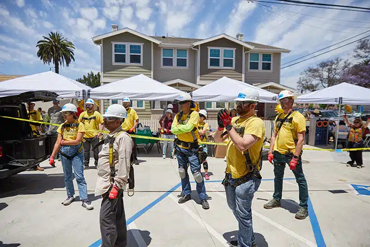 Volunteers from Southern California Edison at GRID Alternatives GLA's Long Beach Solar Solstice