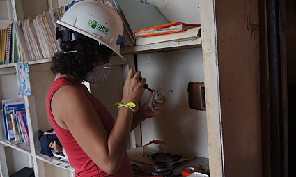 GRID volunteer from Mujeres del Sol working.